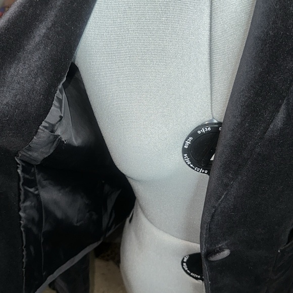 Black velvet blazer - Picture 2 of 5